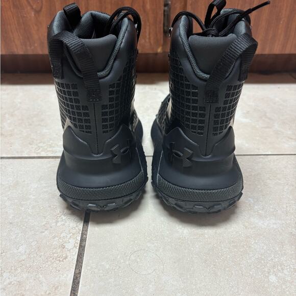 UNDER ARMOUR HOVR Dawn men’s size 8 boots 3025573-002, Black-Black-Jet Gray - Picture 3 of 5